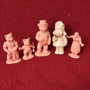 Kids Toy Figurine Set - Pink and White 1962 Marx Toys
